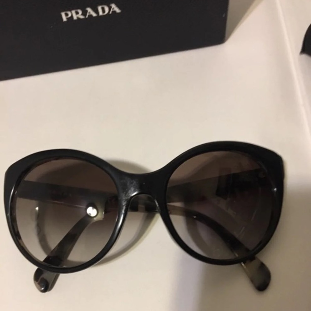 WOMENS PRADA SUNGLASSES